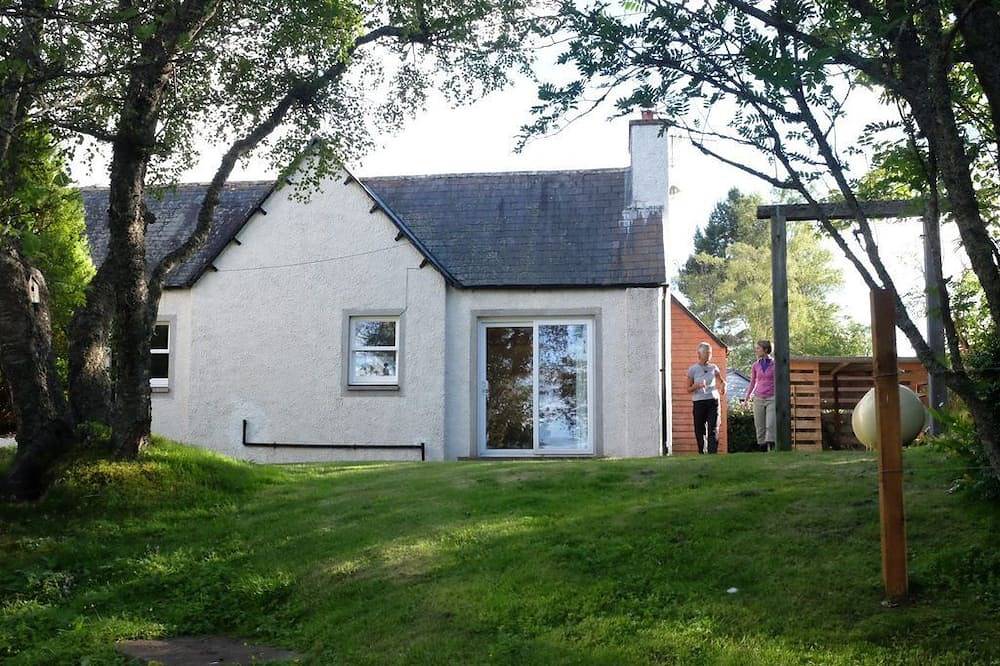 Morrone Cottage - Beautiful mountain cottage, large garden and wonderful views. in Braemar, Cairngorms National Park