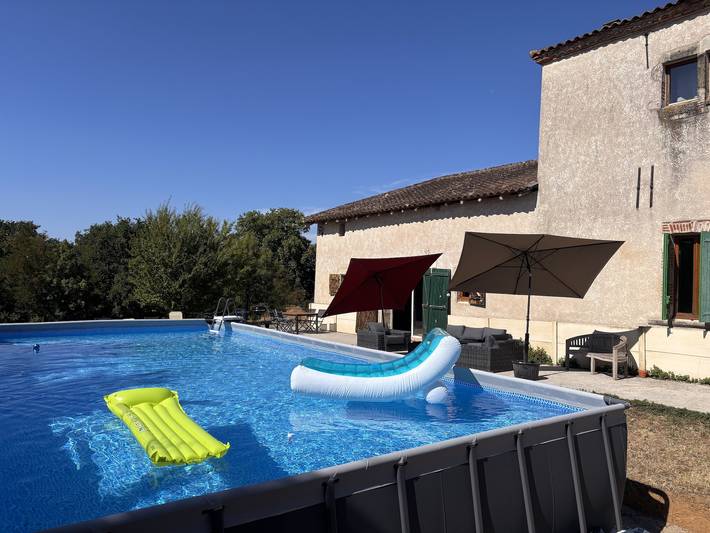 Gîte pour 12 personnes, avec piscine à Sainte-Livrade-sur-Lot