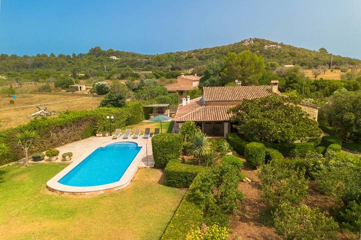 Finca für 6 Personen, mit Terrasse und Garten in Port de Pollença