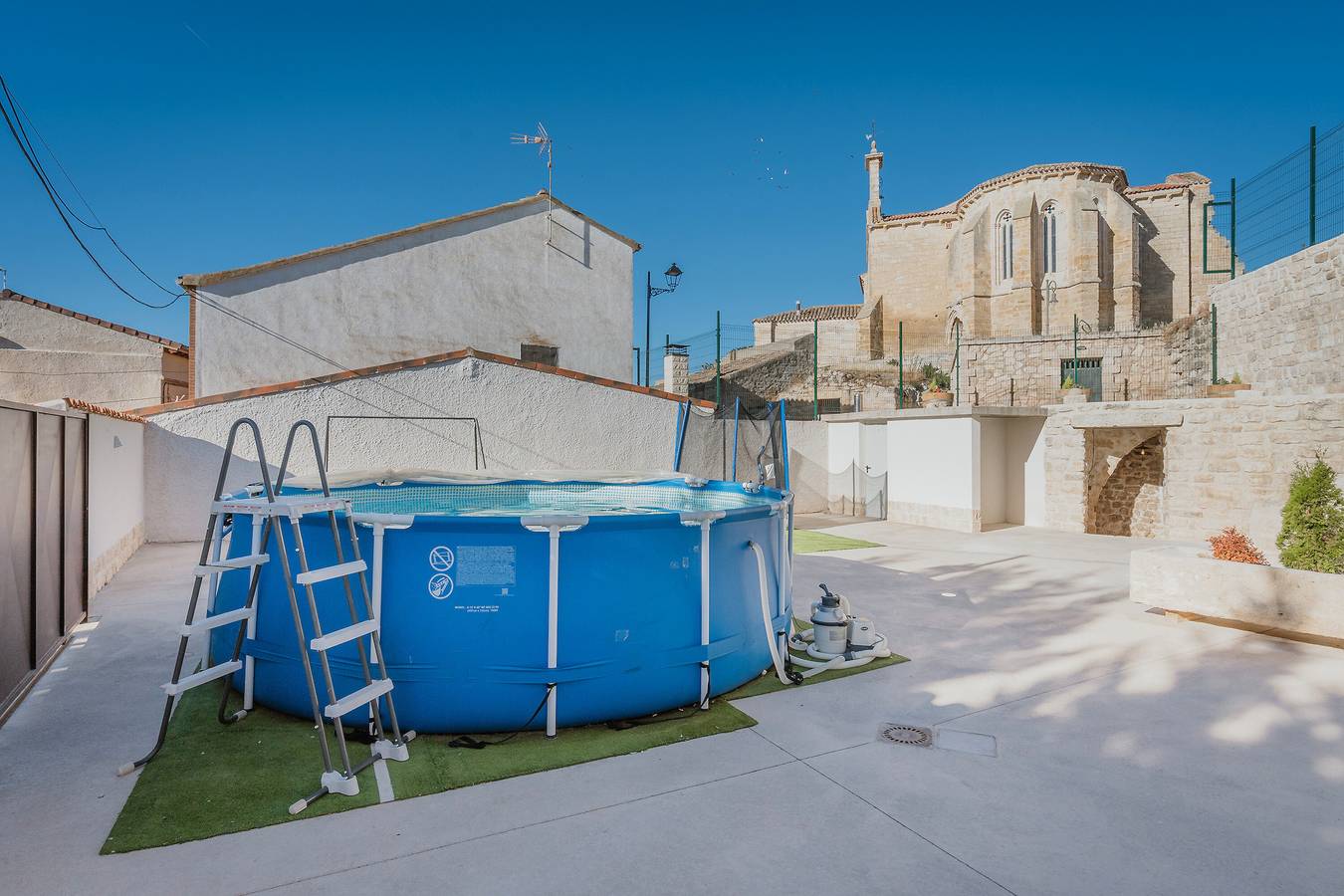 Casa rural 'El Lagar del Altillo - Revilla Vallejer' con piscina y terraza in Revilla Vallejera, Provincia de Burgos