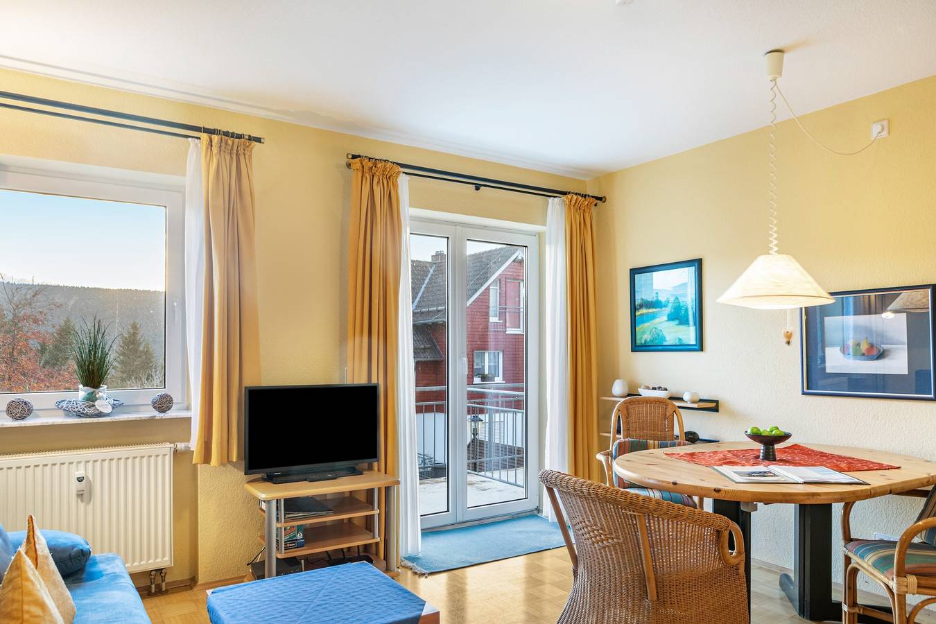 Ganze Wohnung, Ferienwohnung 'Tannenblick 1-2' mit Bergblick, Balkon und Wi-Fi in Oberhof, Rennsteig