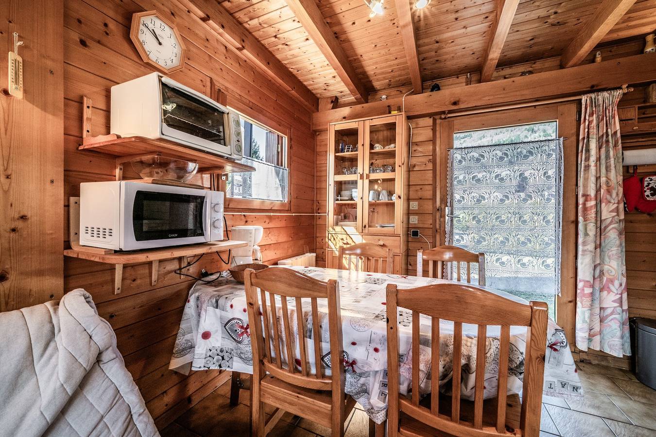 Chalet „4p Simple – La Gélinotte“: Bergblick, Private Terrasse, Wlan in Verchaix, Region Bonneville