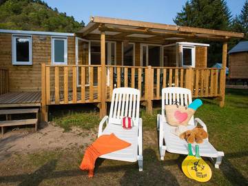 Camping pour 6 Personnes dans Sainte-Sigolène, Massif central, Photo 1