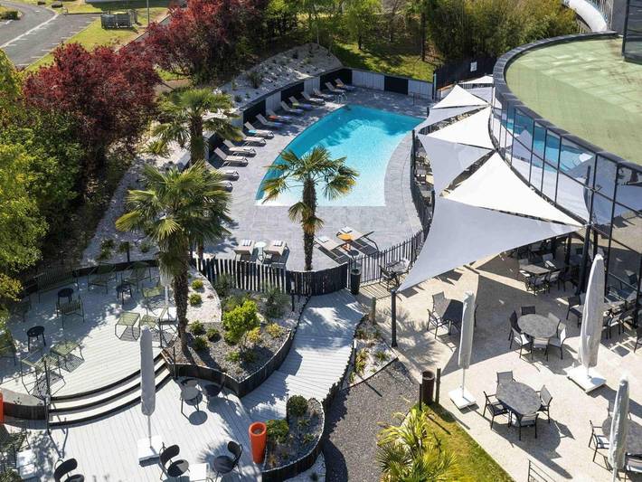 Hôtel pour 3 personnes, avec Terrasse et Jardin ainsi que Piscine et Vue
