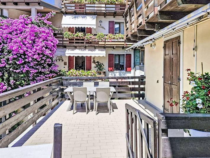 Ferienwohnung für 5 Personen, mit Terrasse und Ausblick in Arco