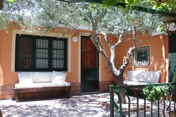 Gîte pour 4 personnes, avec balcon et jardin à Graniti