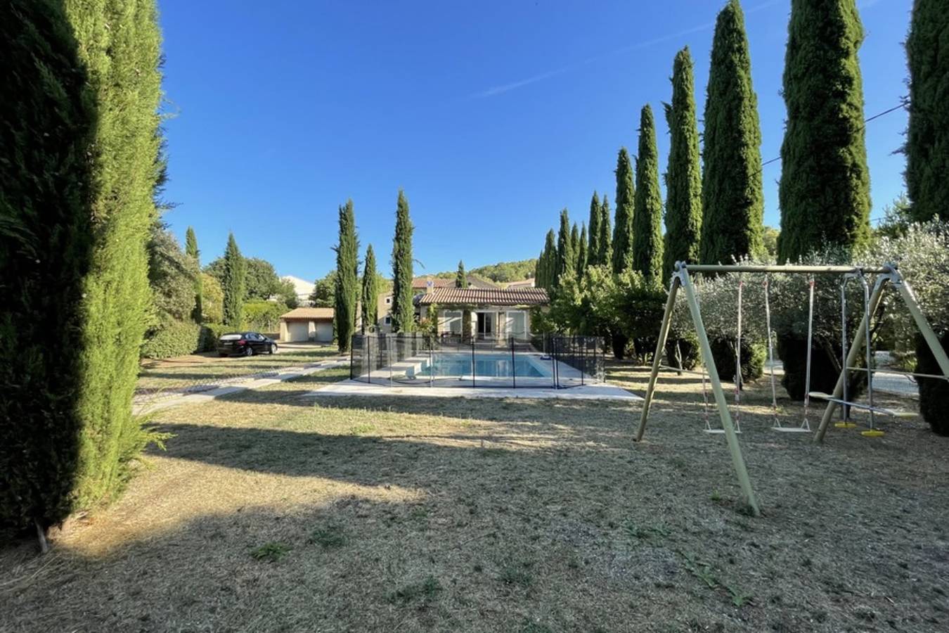 Nouveau- Villa les Cyprès in Rognes, Région d'Aix-en-Provence
