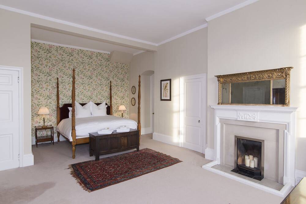 Ardington House, Georgian Manor House for up to 25 people, rural setting in North Wessex Downs
