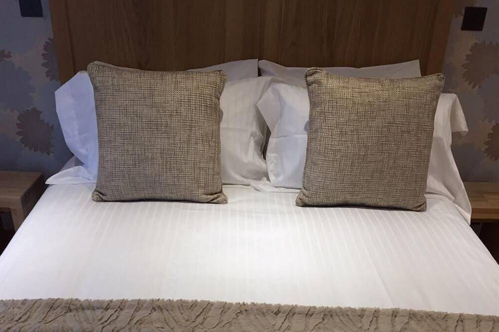 Doppelzimmer-Ensuite Bad-The Snowy Owl in Glastonbury, Somerset