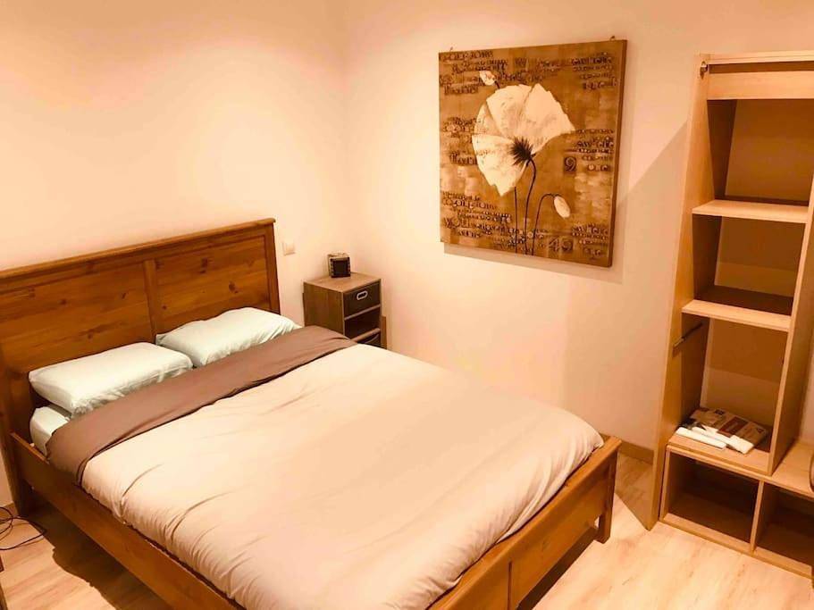 Appartement entier, One-Bedroom Apartment in Tallard, Région de Gap