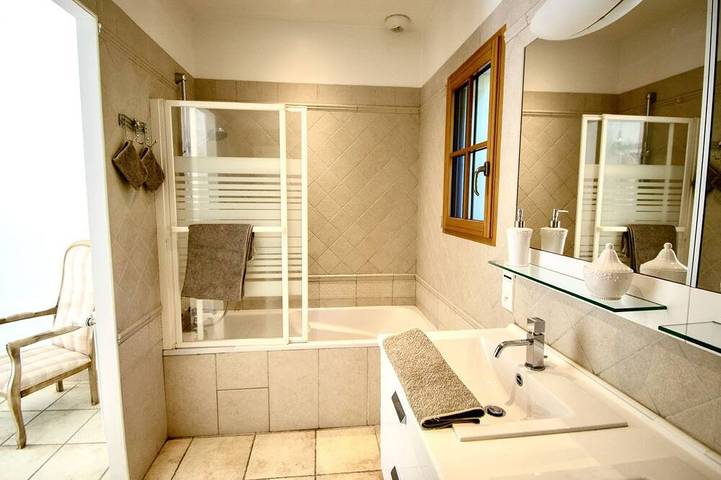 Gîte pour 10 personnes, avec jardin et terrasse à Villars - 4