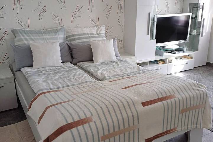 Ferienwohnung für 3 Personen, mit Garten in Longkamp
