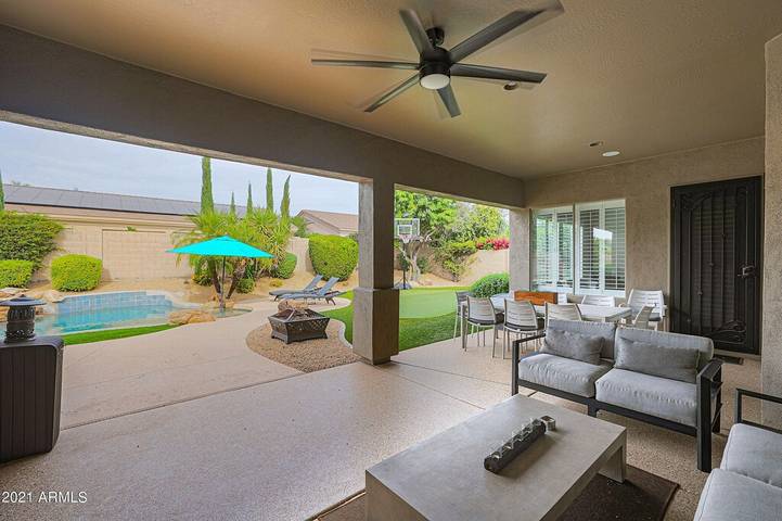 Vacation rental for 10 people, with hot tub and yard in North Scottsdale