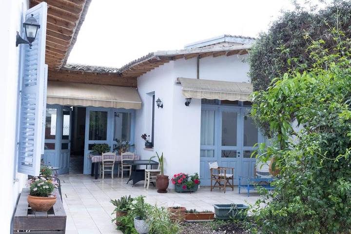 B&b per 2 persone, con Terrazza e Giardino a Nicosia