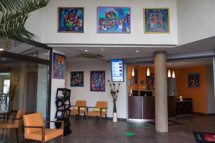 Hôtel pour 2 personnes, avec jacuzzi et terrasse à Andrézieux-Bouthéon