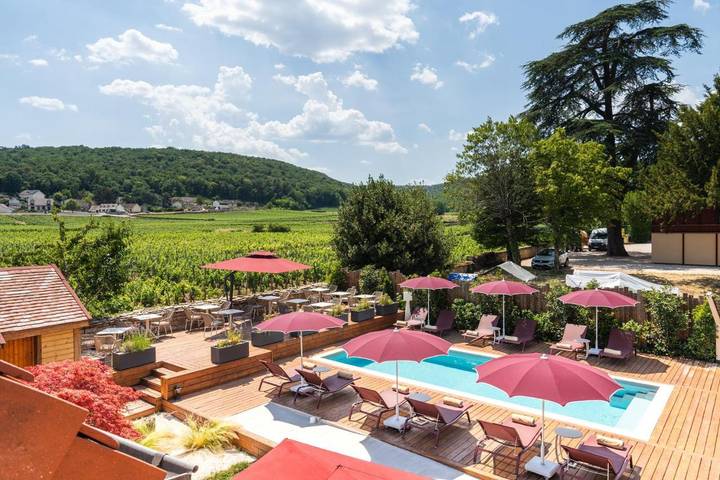 Hôtel pour 2 personnes, avec Terrasse ainsi que Jardin et Piscine à Gevrey-Chambertin