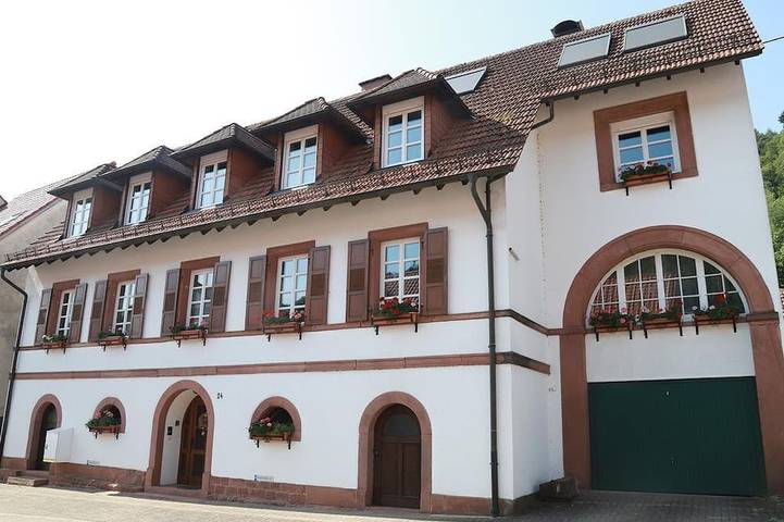 Ferienwohnung für 2 Personen, mit Whirlpool und Garten sowie Terrasse