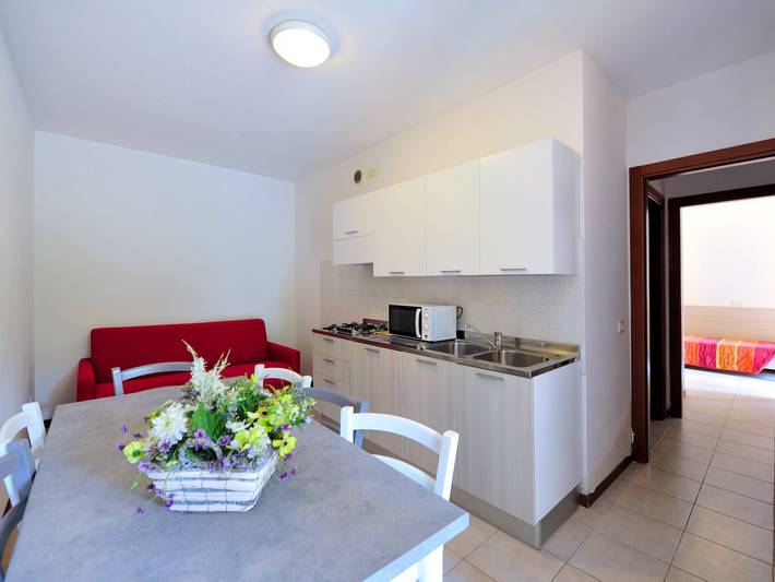 Ferienwohnung für 7 Personen, mit Kinderpool und Garten sowie Terrasse in Peschiera del Garda - 4