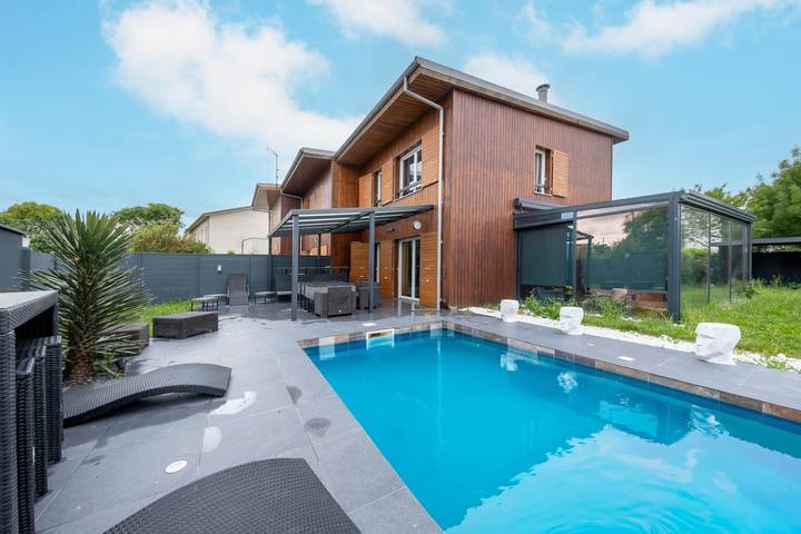 Ferienhaus für 7 Personen, mit Terrasse und Garten sowie Pool in Toulouse