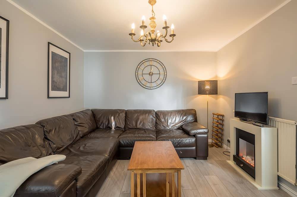 Wetherne House w/Parking & Self Checkin near L&D Hospital, Cul De Sac in Luton, Chiltern Hills