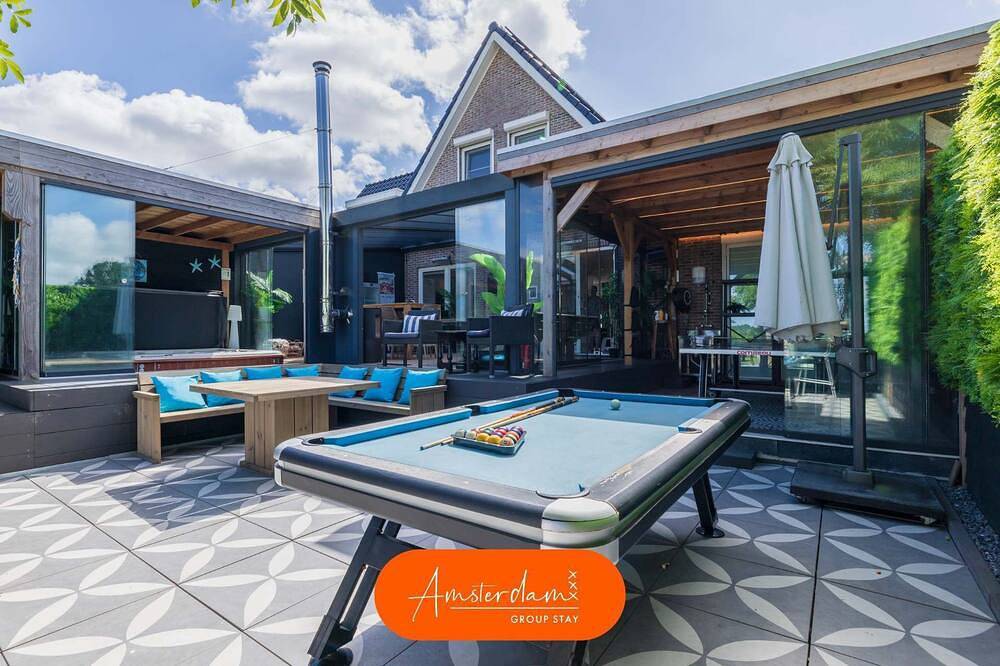 Amsterdam Villa | Jacuzzi, Sauna & Cinema in Nederlandse kust