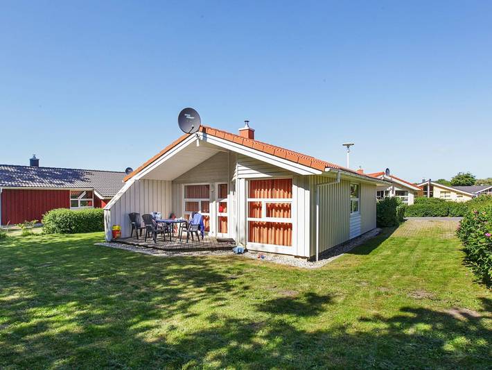 Ferienhaus für 6 Personen, mit Whirlpool und Terrasse sowie Garten