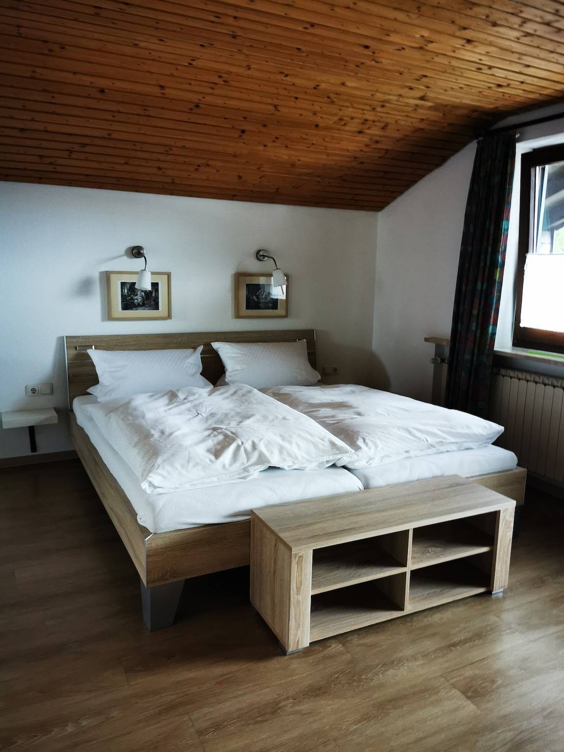Ganze Ferienwohnung, Gästehaus Christine - Ferienwohnung Bergblick für bis zu 3 Personen, 46qm, Dachgeschoss in Übersee, Chiemsee