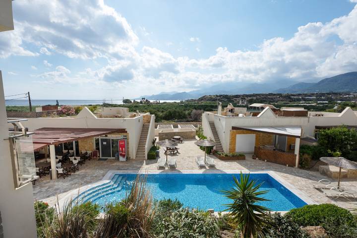 Hel lejlighed, Apartment with Sea View Close to the Beach in Lasithi