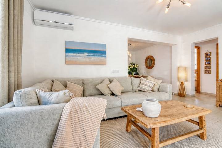 Villa en Moraira, El Portet, con piscina compartida y cerca de la playa in Valle del Portet, Teulada