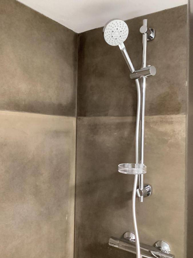 Gîte pour 3 personnes, avec jardin et piscine à Lecelles