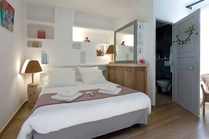 Location de vacances pour 3 personnes, avec jacuzzi et terrasse dans Arenes D Arles - 3