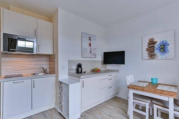 Ganze Ferienwohnung, App. 8 in strandnaher Lage - Bäderstil-Villa in Wenningstedt/Sylt in Wenningstedt, Sylt
