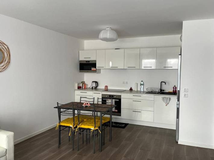 Gîte pour 5 personnes, avec balcon dans Roissy-en-Brie - 2