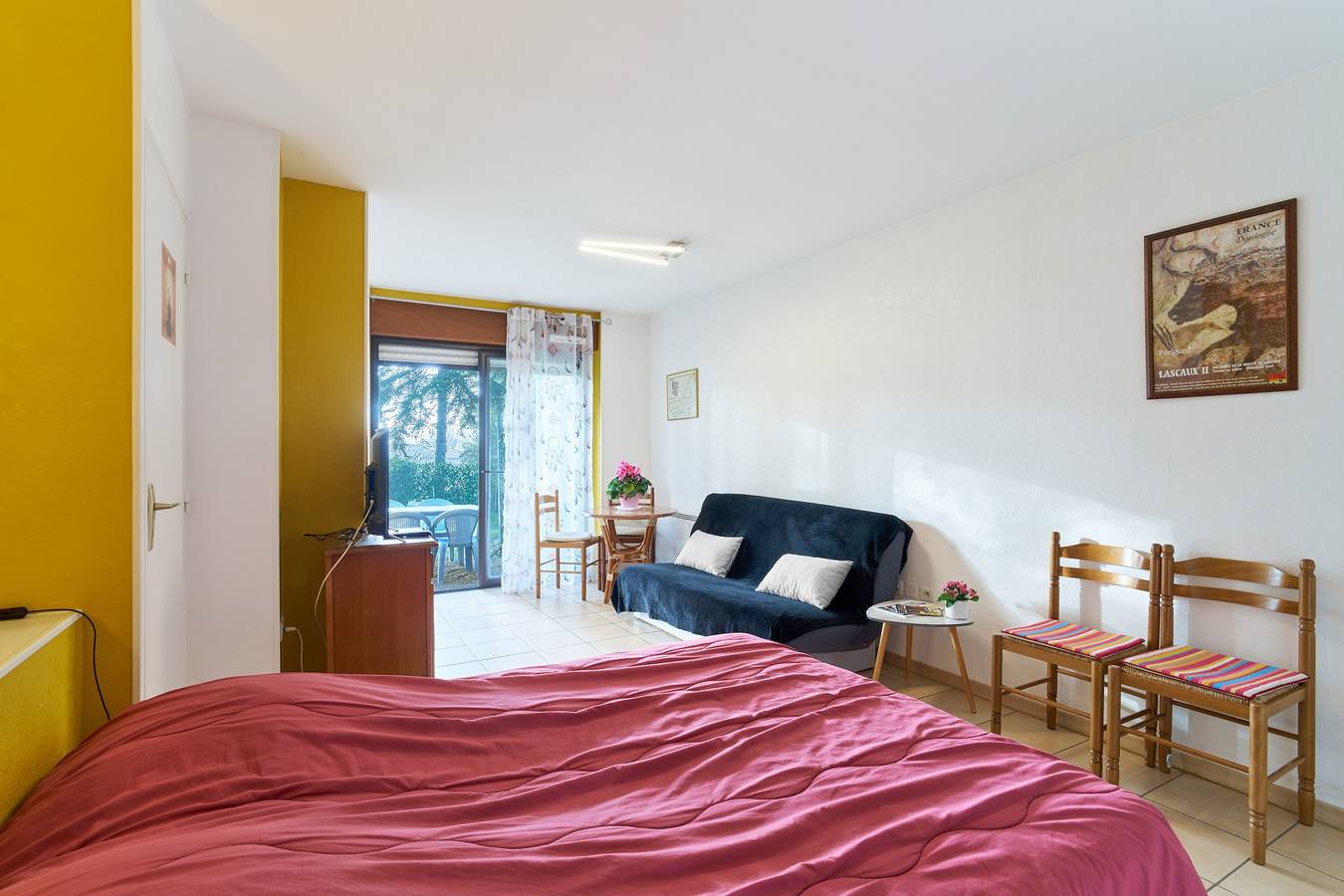 Ganzes Studio, Studio „Ruhiges Ferienapartment in Sarlat-la-Canéda“ mit privater Terrasse, Parkplatz & Klimaanlage in Sarlat-la-Canéda, Périgord Noir