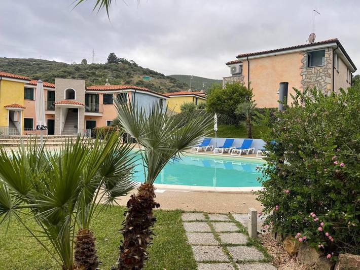Ferienwohnung für 6 Personen, mit Pool und Garten sowie Kinderpool und Ausblick