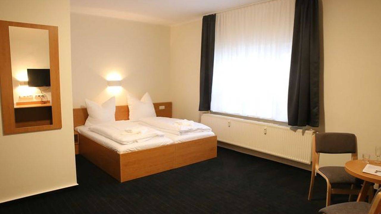 Doppelzimmer für 2 Personen (30 m²) in Magdeburg in Magdeburg, Elbe-Börde-Heide