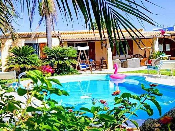 Villa pour 9 personnes, avec vue ainsi que jardin et piscine, animaux acceptés à San Lorenzo