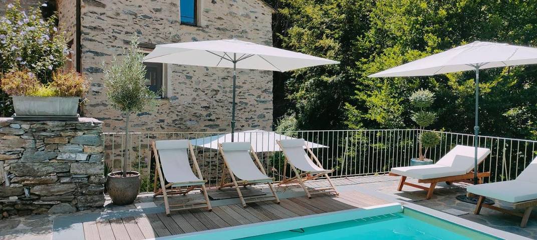 Location de vacances pour 5 personnes, avec vue ainsi que jardin et piscine à Ortiporio - 3