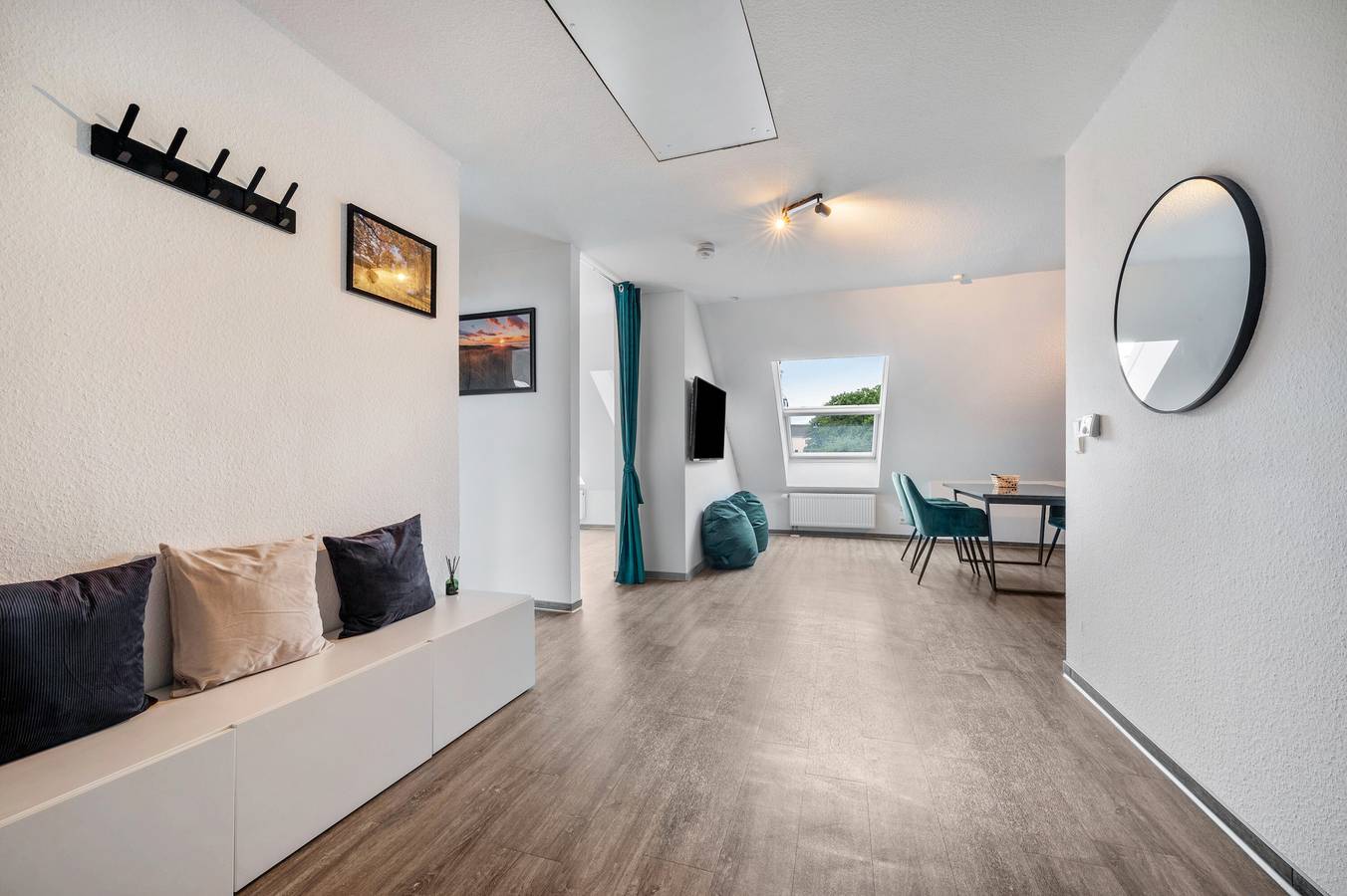Ganze Wohnung, Ferienwohnung mit Blick auf das Jever Schloss in Jever, Südliche Nordseeküste