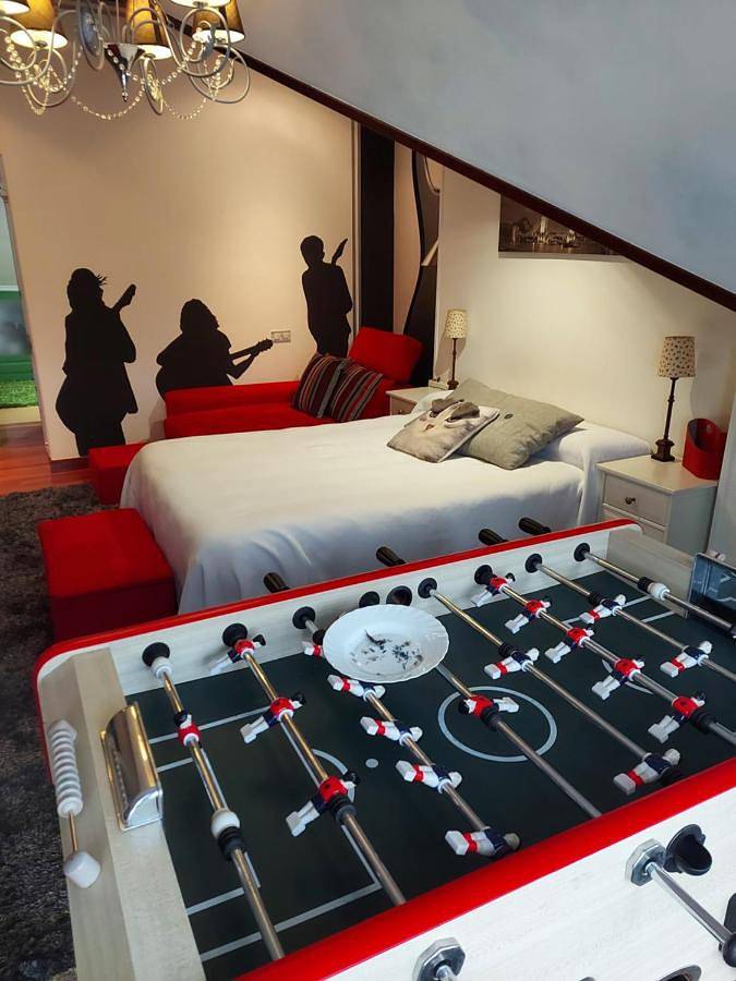 Location de vacances pour 2 personnes, avec jardin ainsi que vue et piscine à Torrelavega - 2