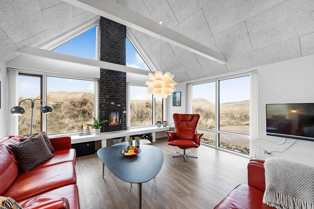 Architecturally beautiful holiday home in an exclusive location in Søndervig, Holmsland Klit