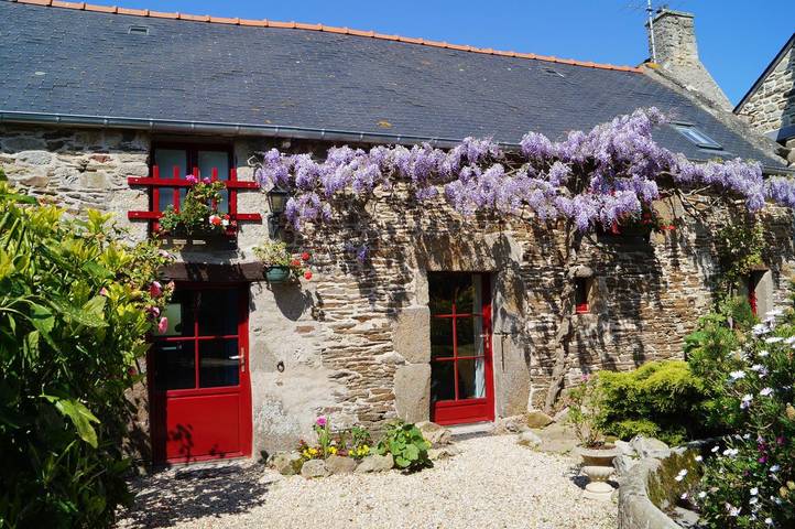 Gîte pour 4 personnes, avec piscine ainsi que terrasse et vue - 1