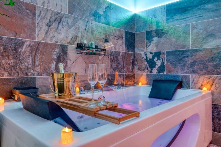 Location de vacances pour 3 personnes, avec jacuzzi à Lézignan-la-Cèbe - 2