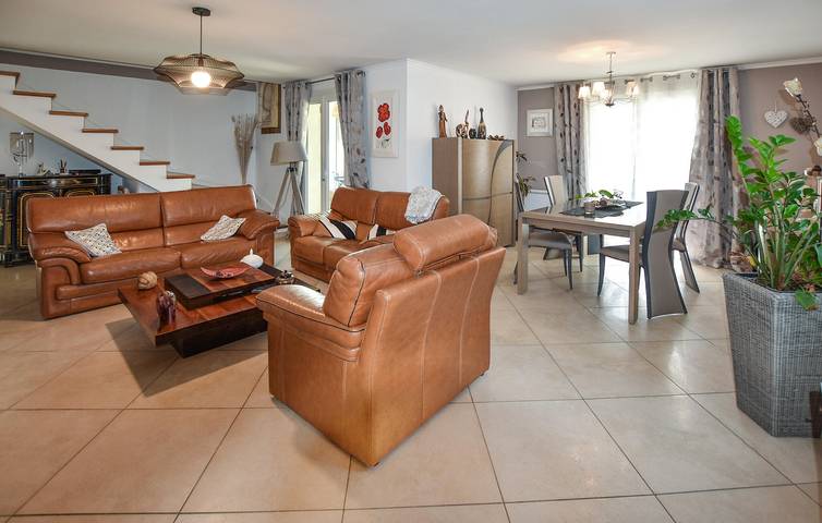 Location de vacances pour 6 personnes, avec jardin ainsi que terrasse et piscine à Rognonas - 3