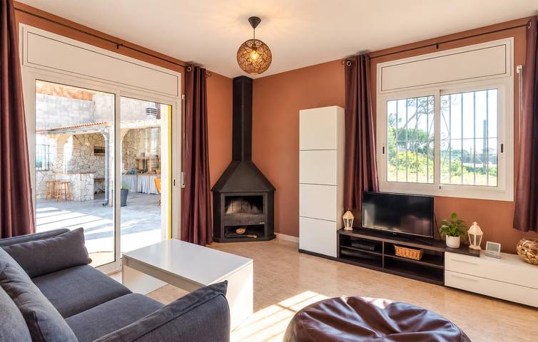 Appartement avec vue sur la montagne et piscine près de Lloret de Mar in Aiguaviva Parc, Vidreres