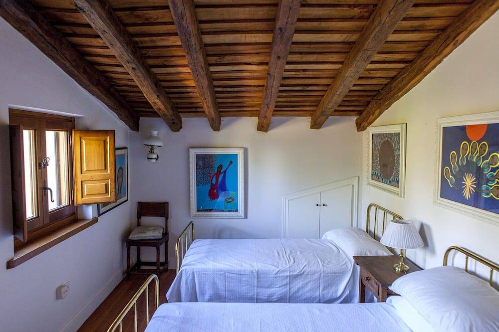 Casa de Campo a 19 km de Segovia con encanto y estilo piscina privada y jardin. in Sotosalbos, Provincia de Segovia