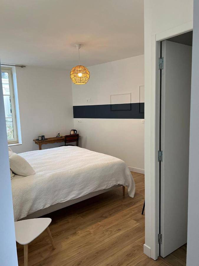 Hôtel pour 3 personnes, avec Terrasse et Jardin à Saint-Rémy-la-Varenne - 2