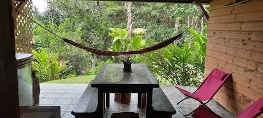 Gîte pour 2 personnes, avec jardin et balcon à Goyave (Guadeloupe)