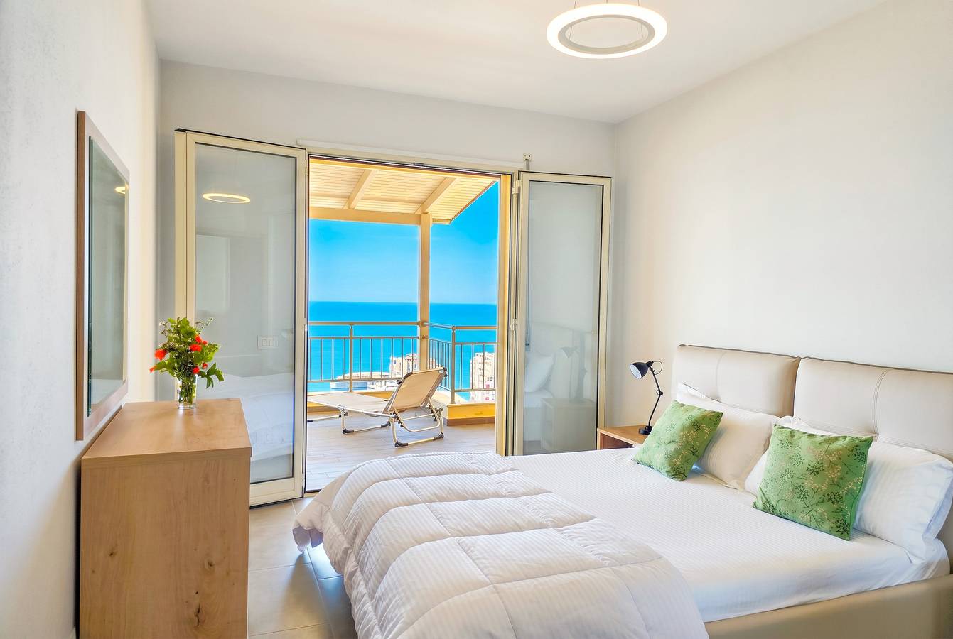 Ganze Wohnung, Ferienwohnung für 4 Personen mit Balkon in Durrës, Albanien