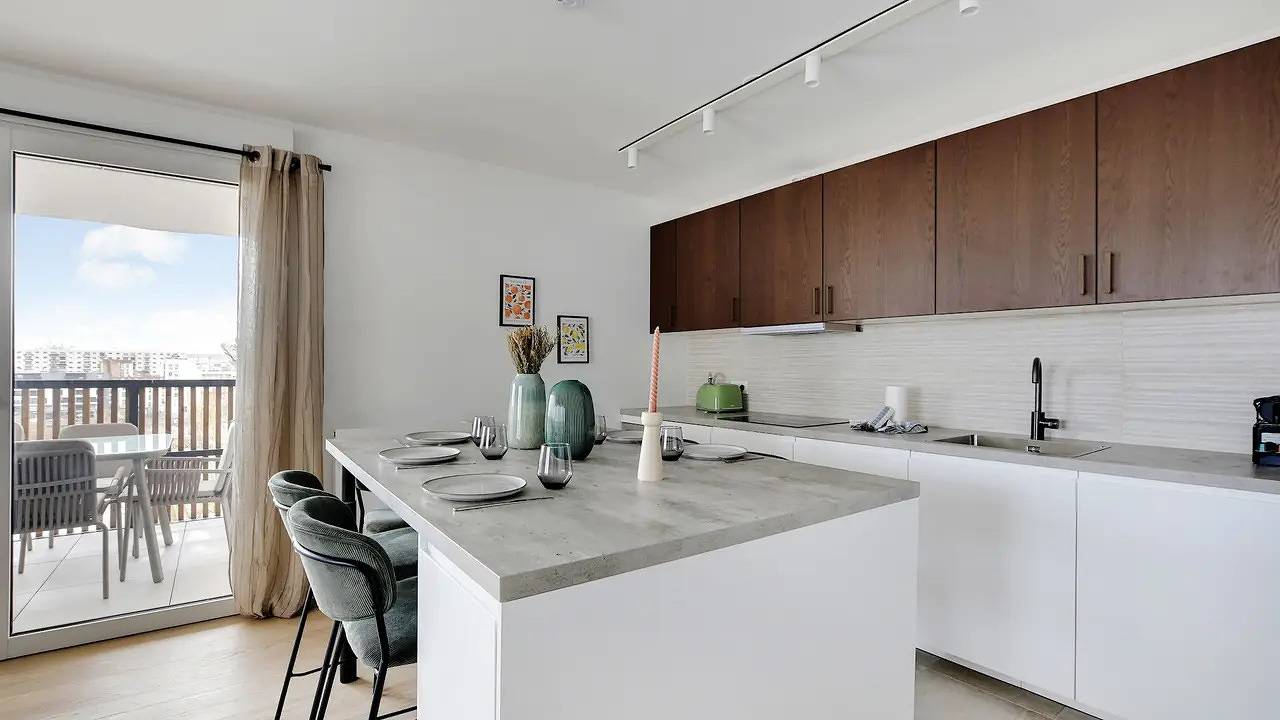 Entire holiday apartment, Ferienwohnung für 8 Personen (87 m²) in Clichy in Clichy, Hauts-de-Seine